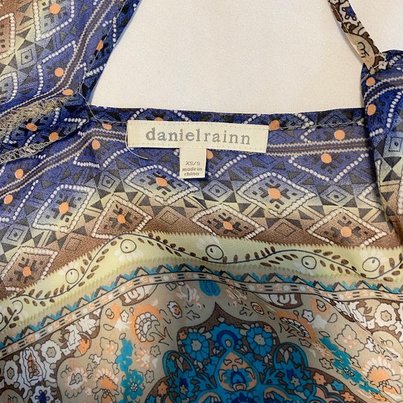 Daniel Rainn Patterned Shawl Wrap - Picture 2 of 7